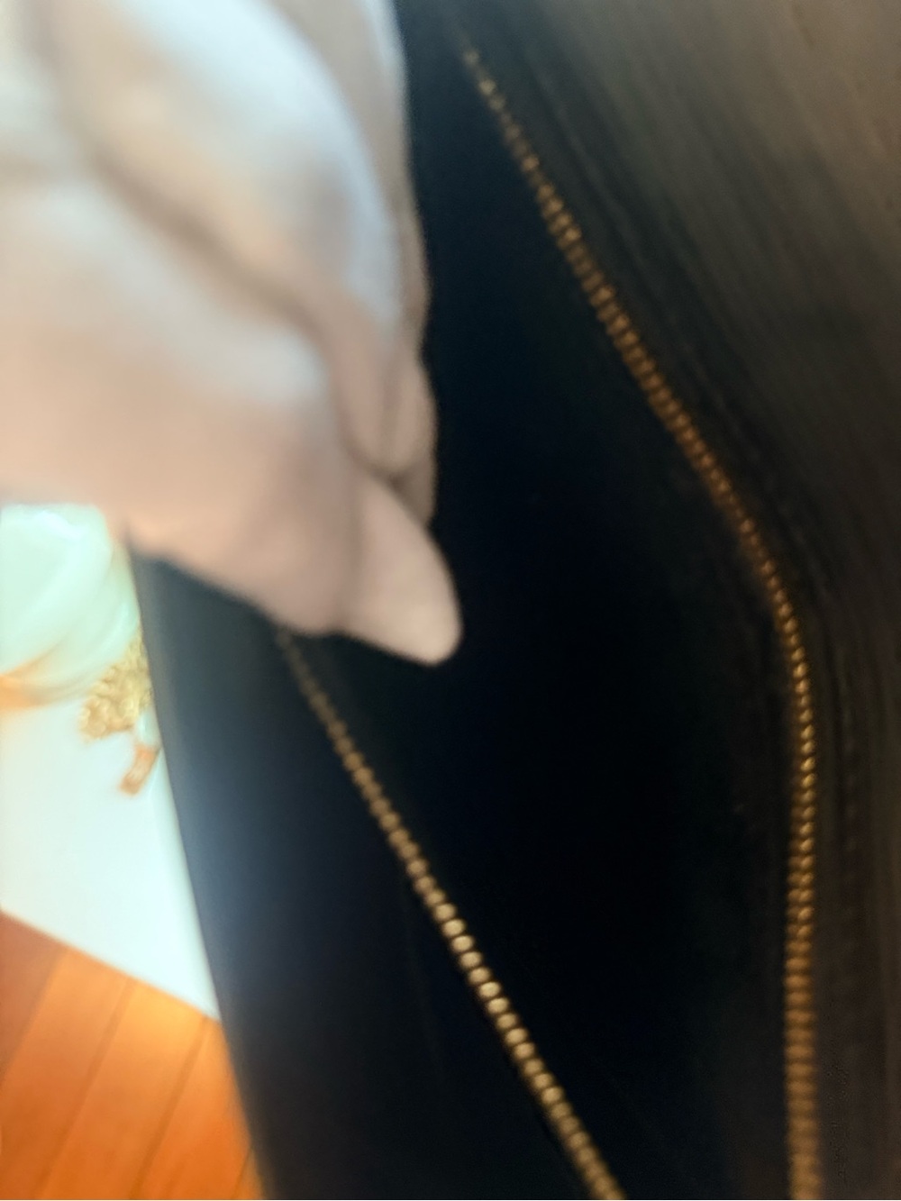 Authentic Louis Vuitton Epi Serie Dragonne Clutch – Black Noir (M52612 - Picture 14 of 16